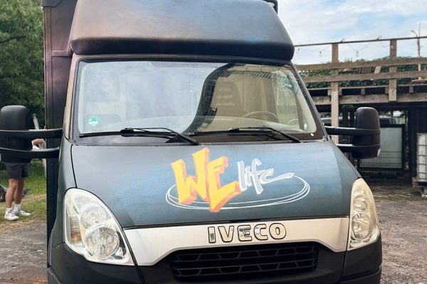 graffiti auf dhl autos10