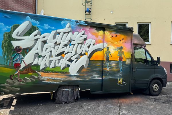 graffiti auf dhl autos